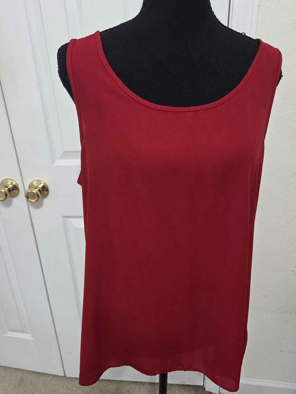Classic Women's Red Sleeveless Scoop Neck Top